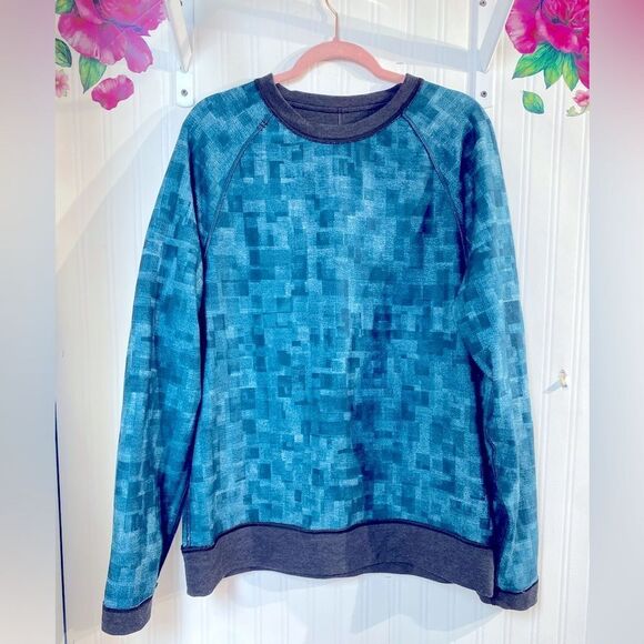 Lululemon Men's Blue Patterned geometrical Print Sweater Reversible Sz L - Picture 1 of 7